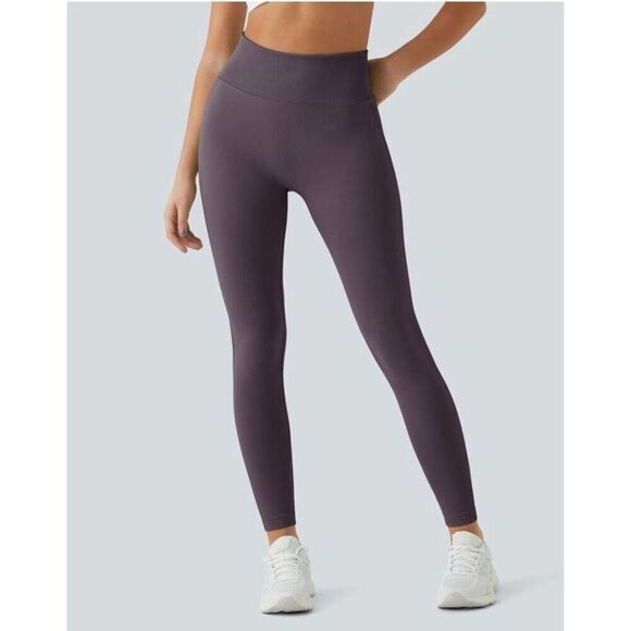 Brand New - Halara Women’s M Seamless Flow Butt Lifting Leggings Night’s Purple - Picture 1 of 14